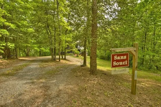 Kulübe (Sans Souci- Cozy Pet Friendly Retreat)