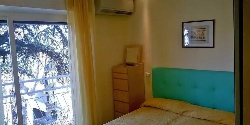 Üç Kişilik Oda