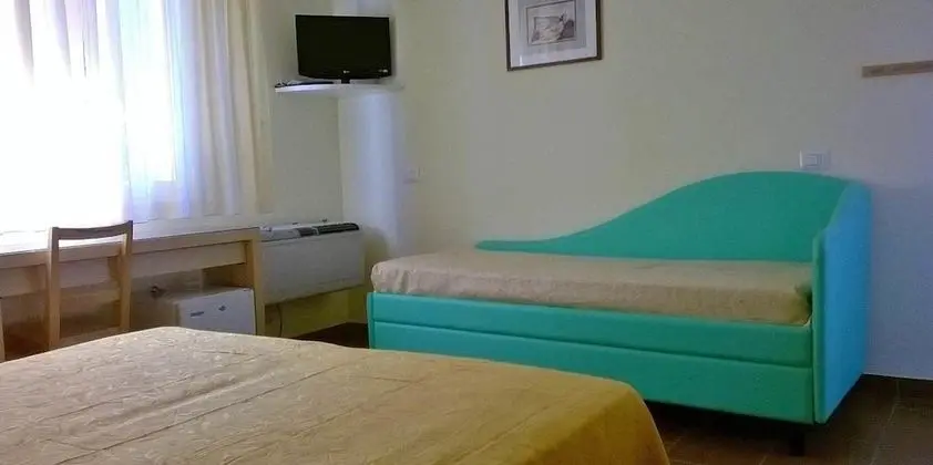 Üç Kişilik Oda