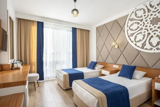 Deluxe Twin Oda İki Ayrı Yataklı Ve Fransız Balkonlu