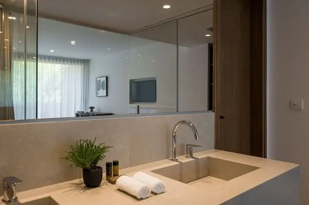Junior Oda, Balkon, Kısmi Deniz Manzaralı