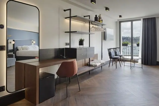 Premium Tek Büyük Yataklı Oda