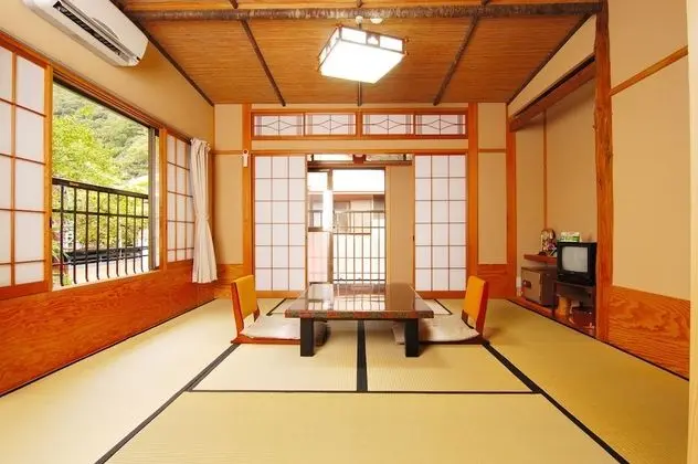 Traditional Dört Kişilik Oda (Japanese Style)