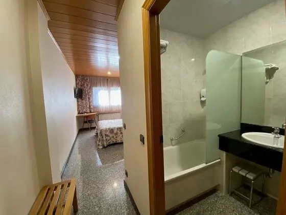 Superior Tek Büyük veya İki Ayrı Yataklı Oda