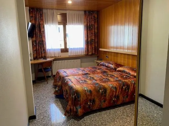 Superior Tek Büyük veya İki Ayrı Yataklı Oda