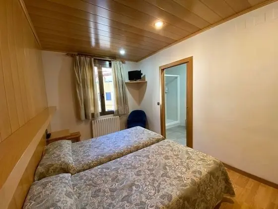 Tek Büyük veya İki Ayrı Yataklı Oda