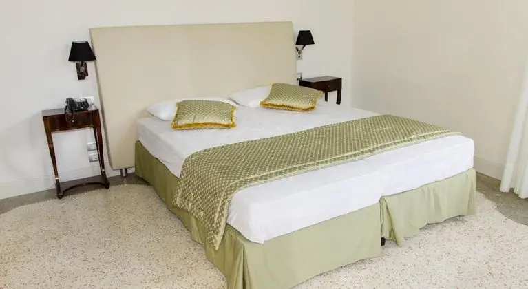 1 Çift Kişilik Veya 2 Tek Kişilik Yatak Superior