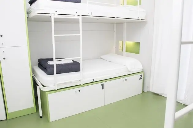 Standard Ortak Ranzalı Oda, Karma Ranzalı Oda, Ortak Banyo (4-People)