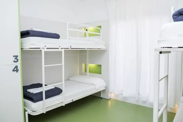 Standard Ortak Ranzalı Oda, Karma Ranzalı Oda, Ortak Banyo (6-People)