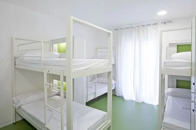 Standard Ortak Ranzalı Oda, Karma Ranzalı Oda, Ortak Banyo (8-People)