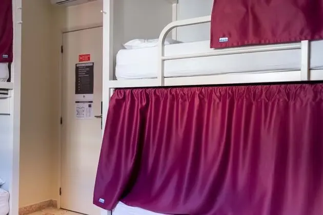 Standard Ortak Ranzalı Oda, Karma Ranzalı Oda, Ortak Banyo (4 people)