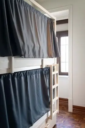 Standard Ortak Ranzalı Oda, Karma Ranzalı Oda, Ortak Banyo (4 people)