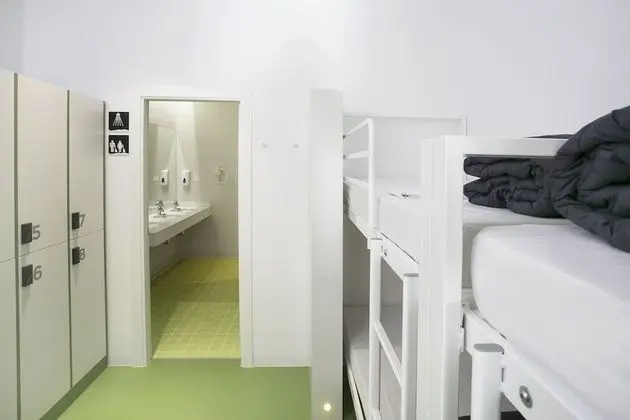 Standard Ortak Ranzalı Oda, Karma Ranzalı Oda, Özel Banyo (12-bed dorm)
