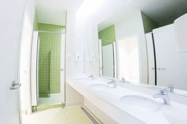 Standard Ortak Ranzalı Oda, Karma Ranzalı Oda, Özel Banyo (14-bed dorm)