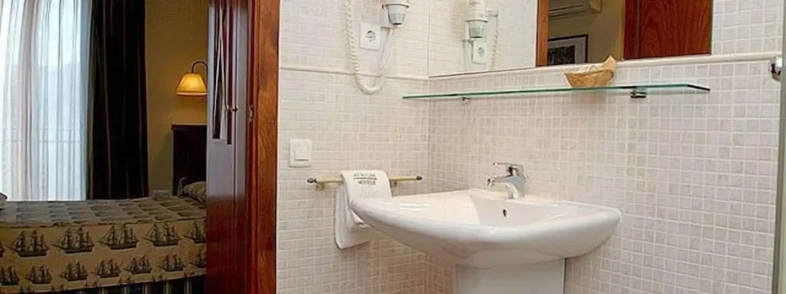 Tek Büyük Yataklı Oda