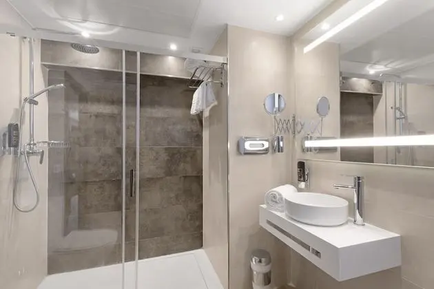 Tek Büyük Yataklı Oda, Balkon, Deniz Manzaralı