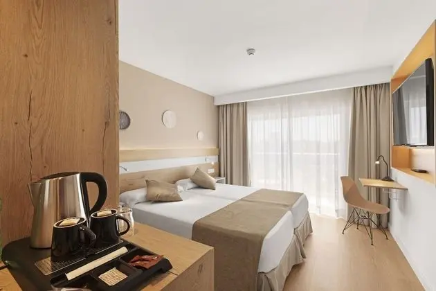 Üç Kişilik Oda, Balkon