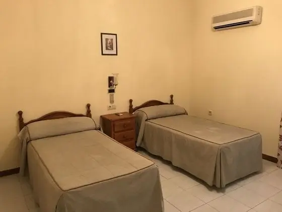 Basic Tek Büyük veya İki Ayrı Yataklı Oda, 2 Tek Kişilik Yatak, Sigara İçilmez