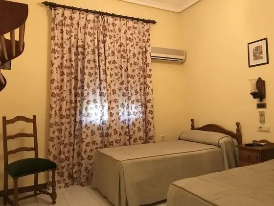 Basic Tek Büyük veya İki Ayrı Yataklı Oda, 2 Tek Kişilik Yatak, Sigara İçilmez