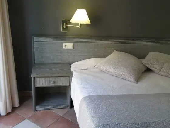 Büyük Yataklı Tek Kişilik Oda