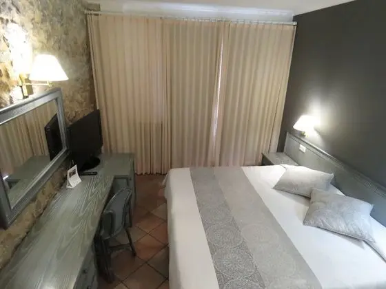 Büyük Yataklı Tek Kişilik Oda