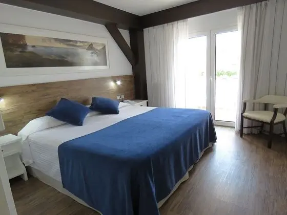 Superior Tek Büyük veya İki Ayrı Yataklı Oda