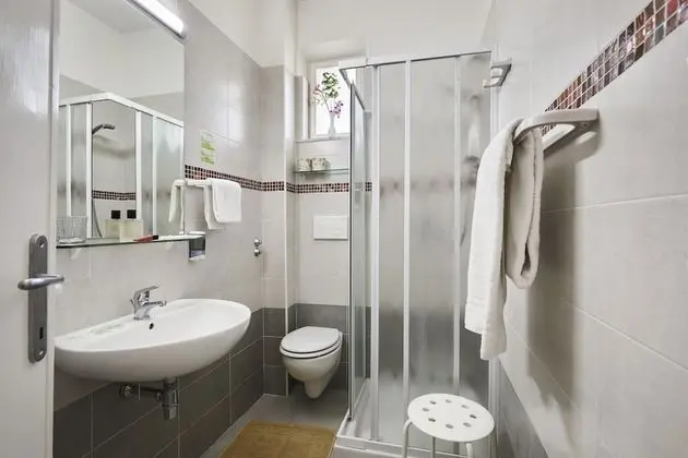 Üç Kişilik Oda, Balkon