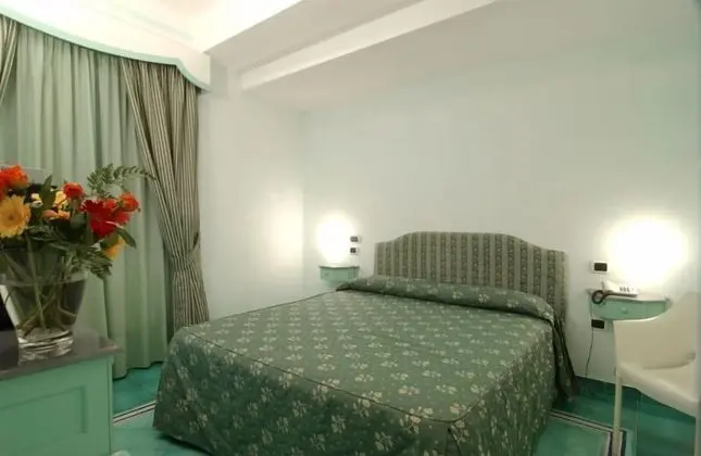 Tek Büyük Yataklı Oda, Balkon
