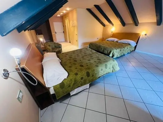 Deluxe Dört Kişilik Oda, Bahçe Manzaralı