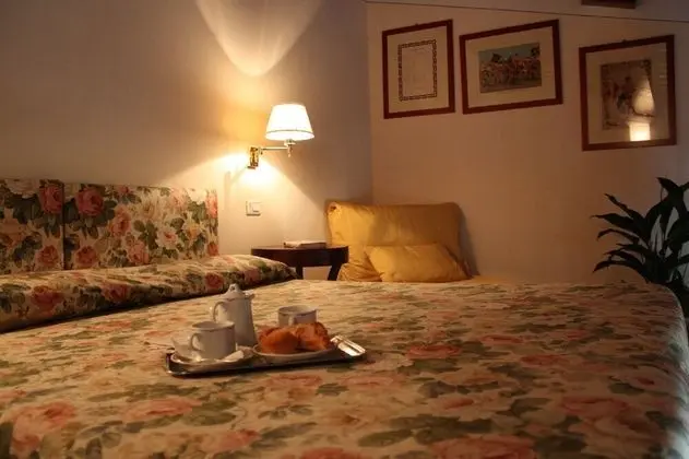 Üç Kişilik Oda