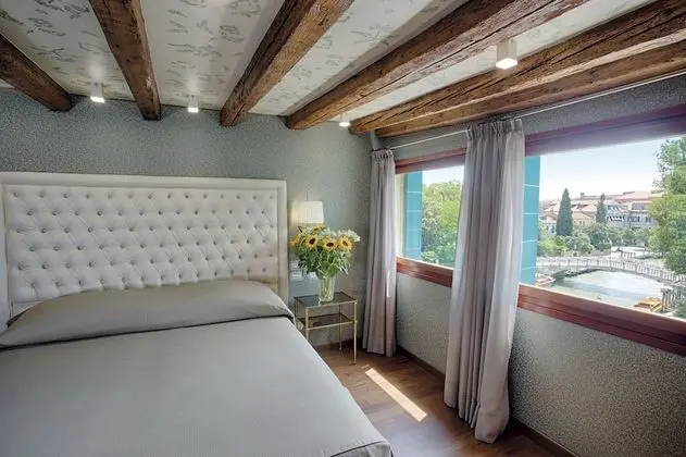 Deluxe Tek Büyük Yataklı Oda, Kanal Manzaralı (Piccolo canale e/o Giardini)