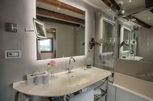 Superior Süit, Kanal Manzaralı (Small Canal Rio Novo and Garden)