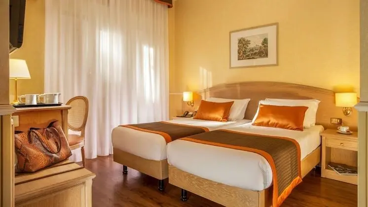 Deluxe Tek Büyük veya İki Ayrı Yataklı Oda