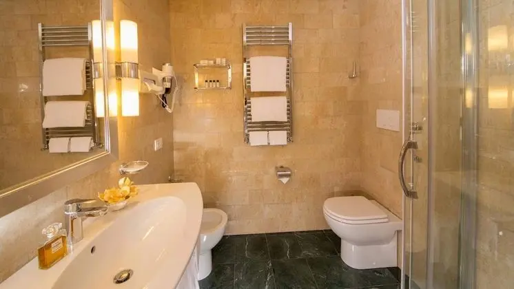 Deluxe Tek Büyük veya İki Ayrı Yataklı Oda