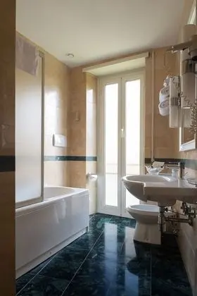 Deluxe Tek Büyük veya İki Ayrı Yataklı Oda