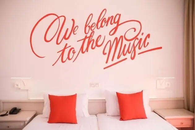 Deluxe Tek Büyük Yataklı Oda, Balkon (2 adults)