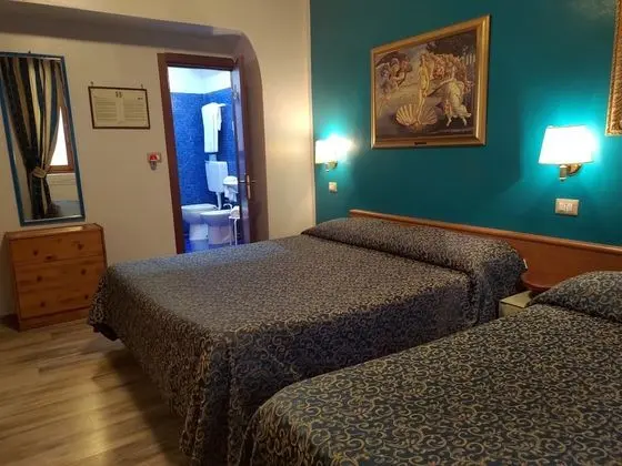 Üç Kişilik Oda