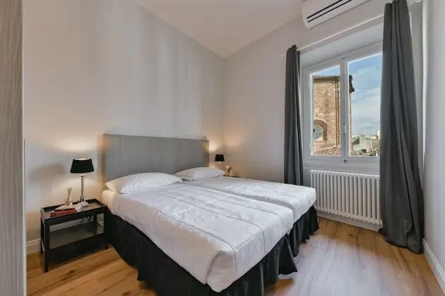 Apart Daire, 6 Yatak Odası