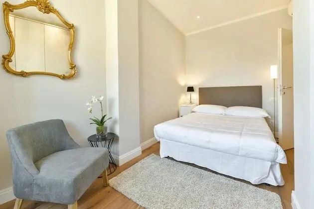 Apart Daire, 6 Yatak Odası