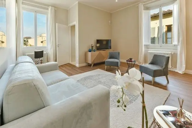 Apart Daire, 6 Yatak Odası