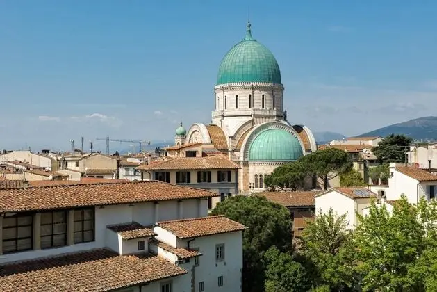 Apart Daire, 6 Yatak Odası