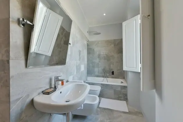 Apart Daire, 6 Yatak Odası