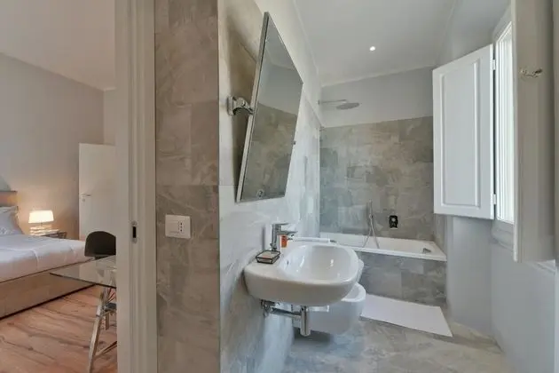 Apart Daire, 6 Yatak Odası