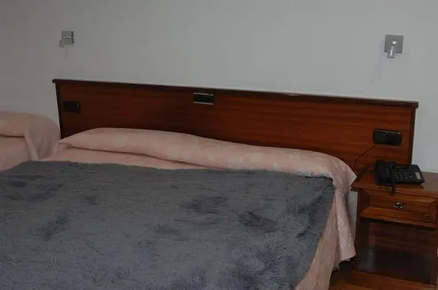 Üç Kişilik Oda