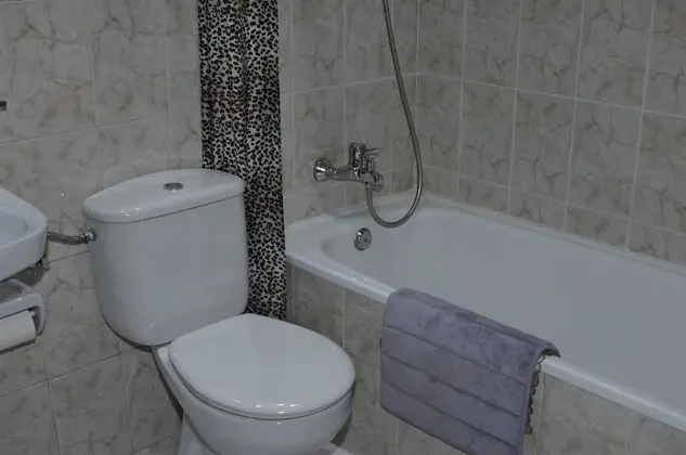 Üç Kişilik Oda