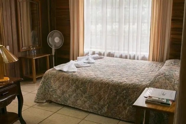 Üç Kişilik Oda