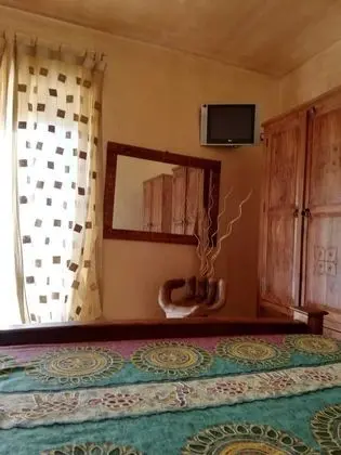 Family Oda, Vadi Manzaralı (Oasi)