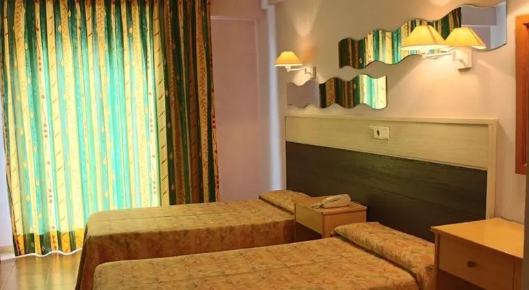1 Çift Kişilik Veya 2 Tek Kişilik Yatak Standard