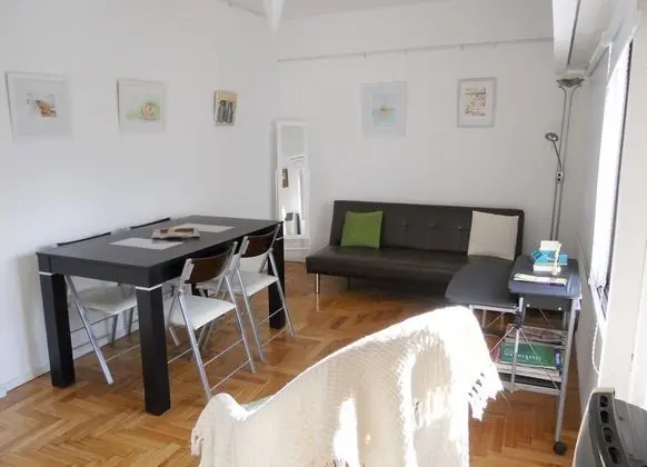 Basic Apart Daire, 1 Çift Kişilik Yatak ve Çekyat, Sigara İçilmez