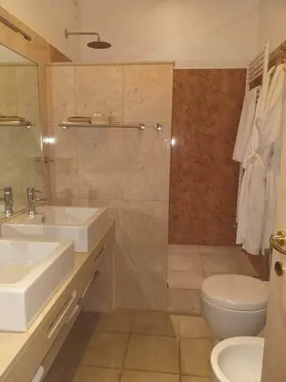 Tek Büyük Yataklı Oda, Balkon, Deniz Manzaralı (2)